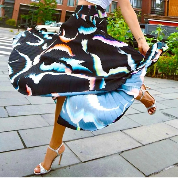 A.L.C. Matching Silk Set Sula Crop Top & Sonali Pleated Midi Skirt Black 0 XS - Picture 3 of 15